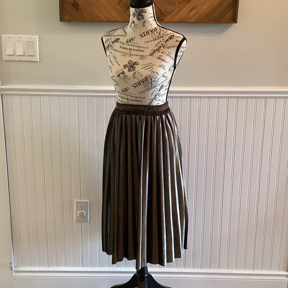 Chic Brown Midi Skirt